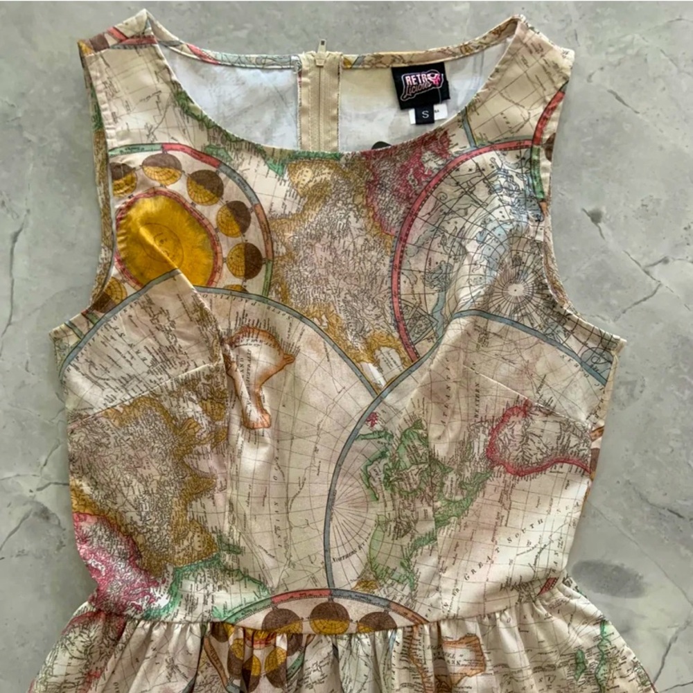 Retrolicious Maps Dress - Picture 3 of 10